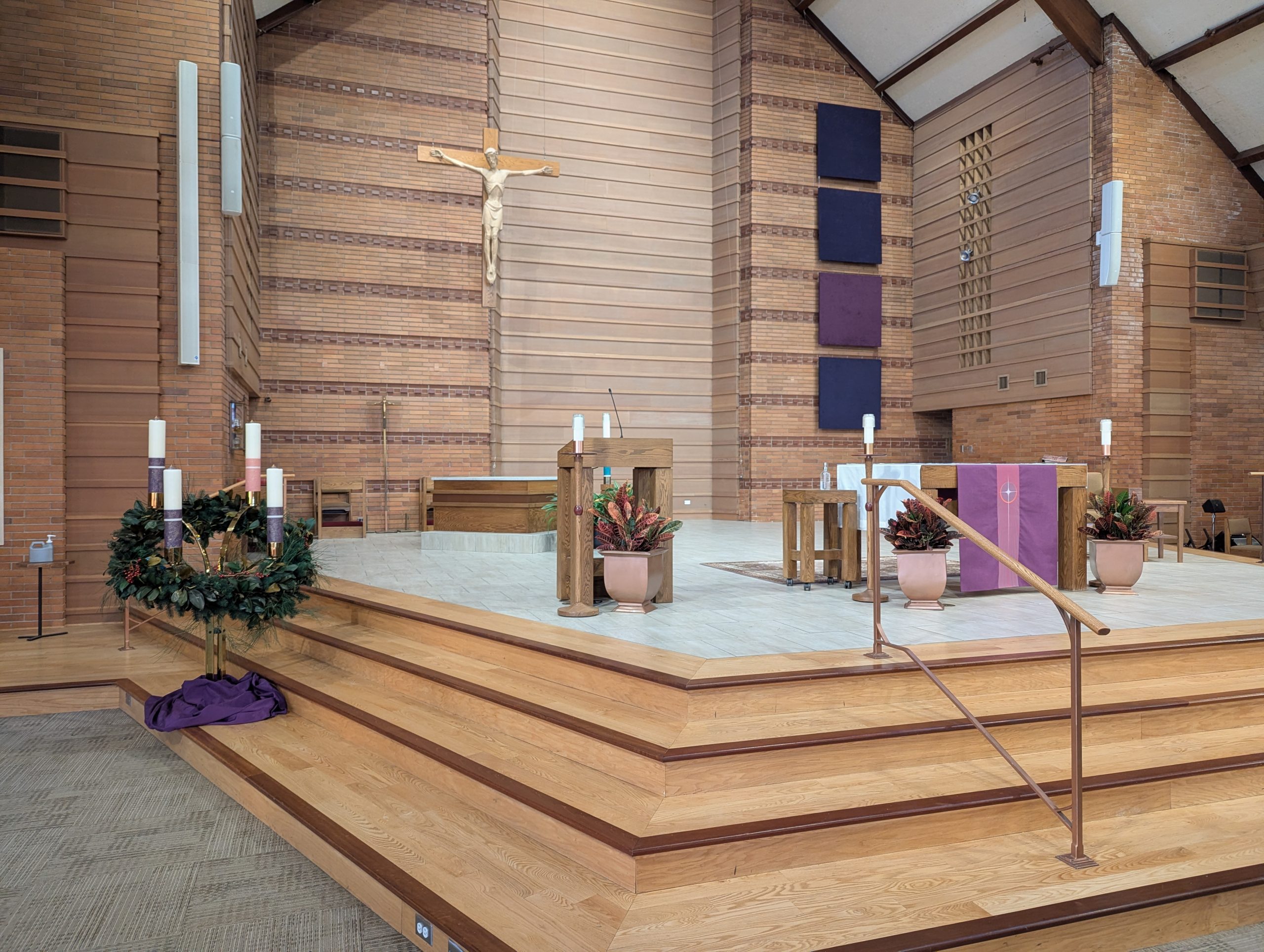 PXL_20251128_201040728